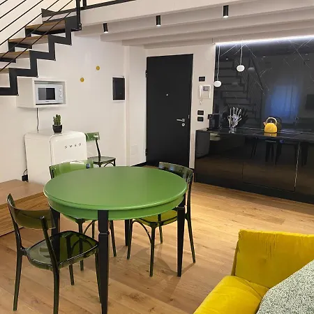 Opera By Bed's Apartman Soave